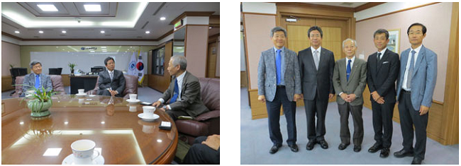 左：Young Seup KIM大学校長（中央）と植松研究科長（右） 右：表敬訪問後の記念撮影